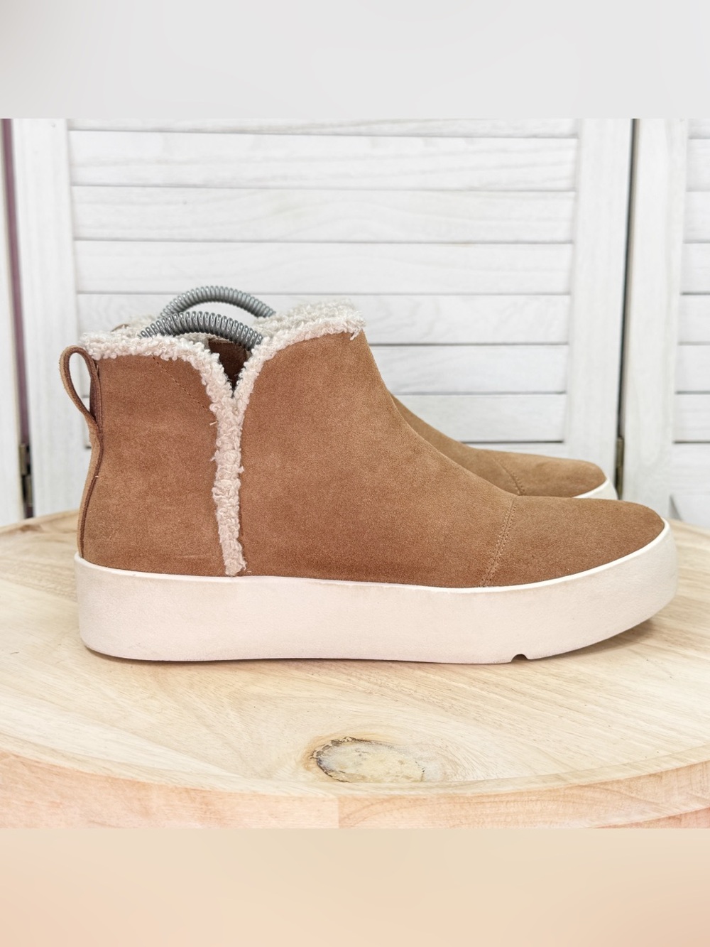 Toms Verona Suede Sherpa Lined Ankle Boots Sneakers Tan Size 7.5